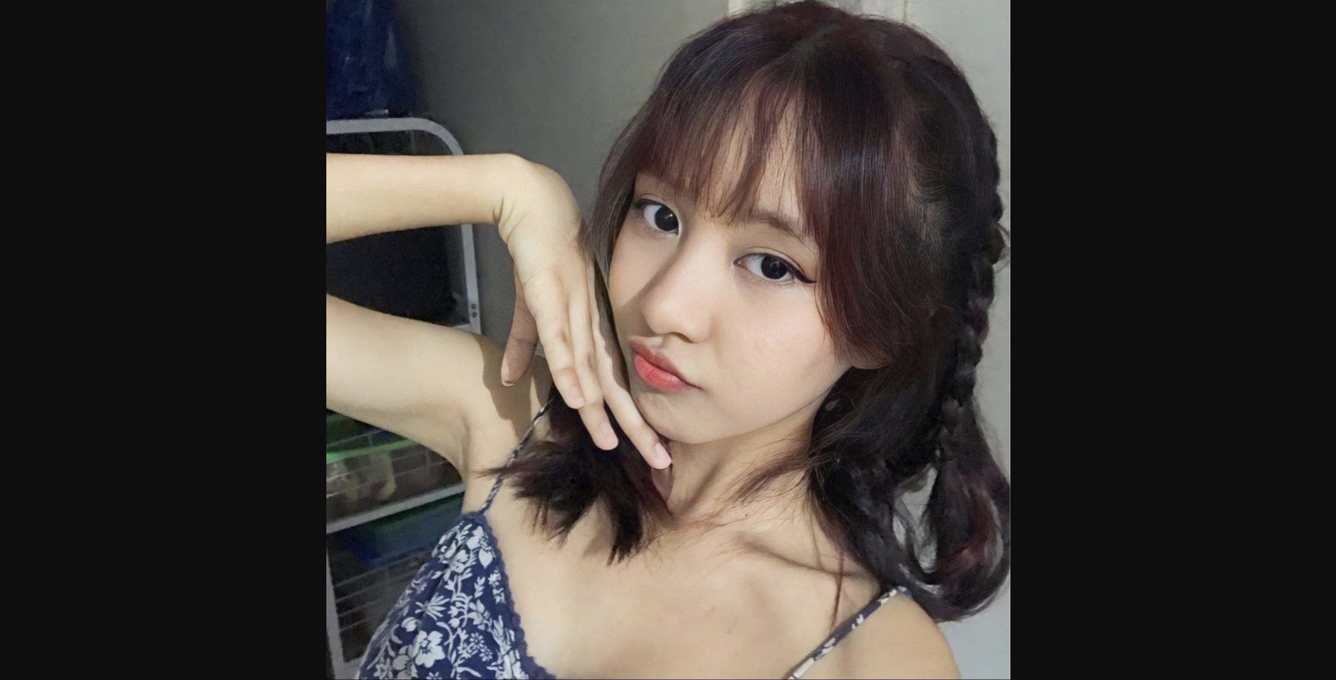 TRISHA toket bulet ngentot sama ayang